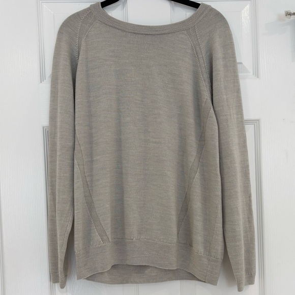 Lululemon Women's Gray Sweater Size 10 No Size Tag - Picture 1 of 5